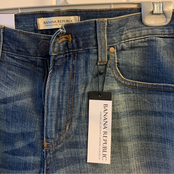 Banana Republic Boyfriend Jean - Picture 2 of 3
